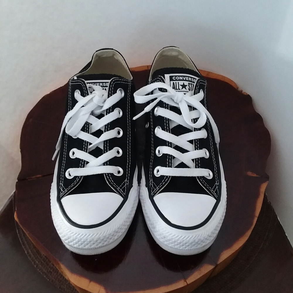Converse All Stars Women Size 6 Mens Size 4 Black
